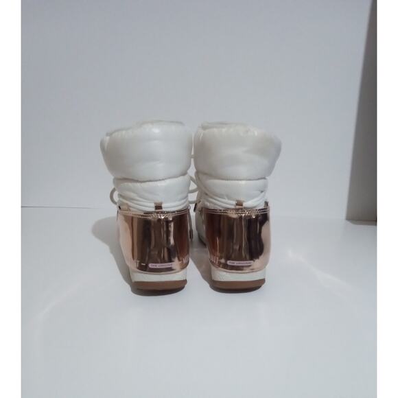 Women's The Original Moon Boot White With Rose Gold Tone Hardware Size 7 1/2 - Picture 10 of 11